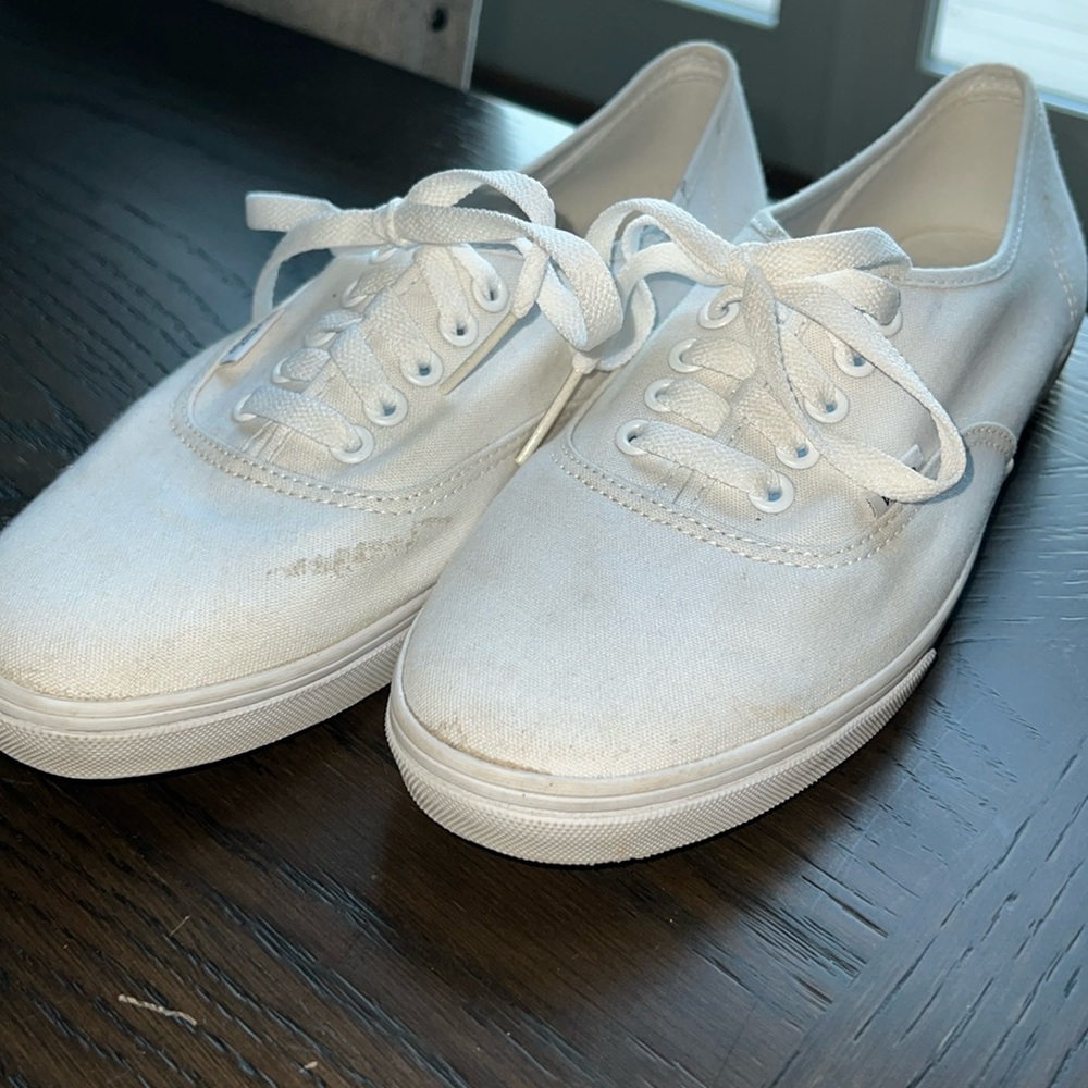Women’s 10/Mens 8.5 Vans